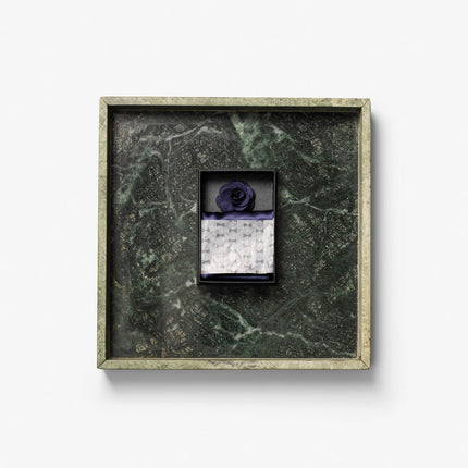 Giftbox Solid Hankie & Lapel Pin