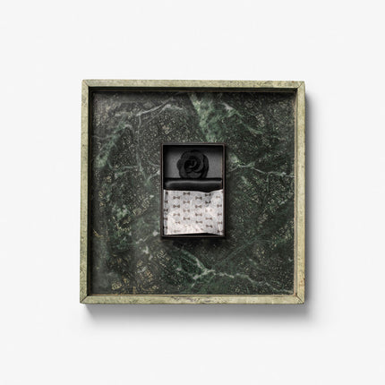 Giftbox Solid Hankie & Lapel Pin